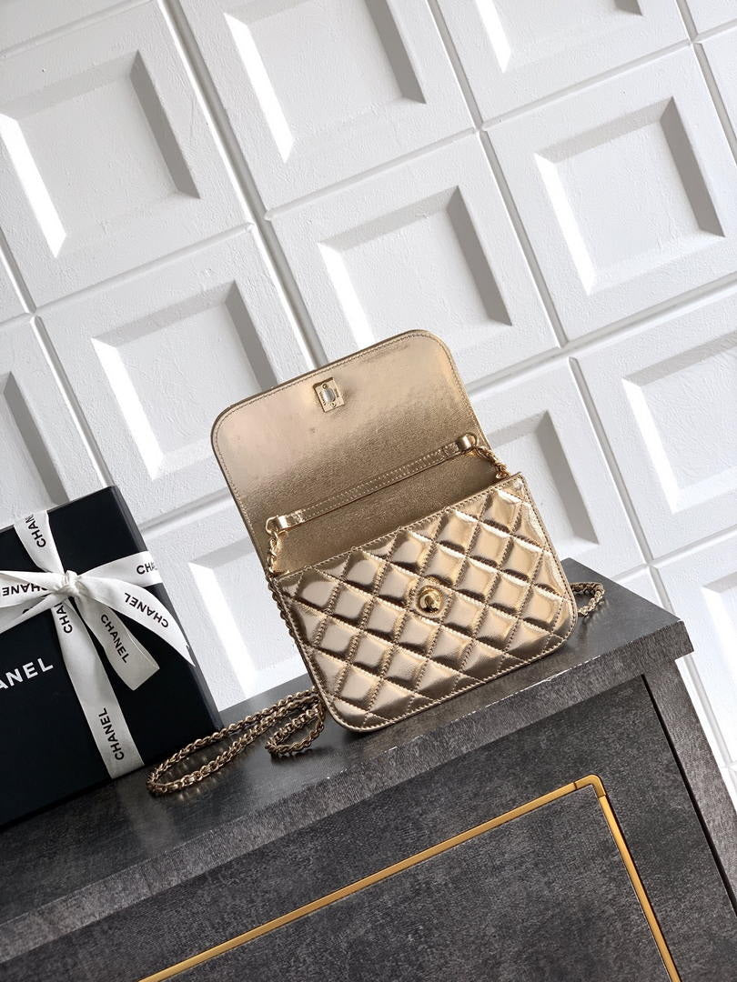 Chanel AP4976 Clutch With Chain Gold Lambskin Imitation Pearls & Gold-Tone Metal