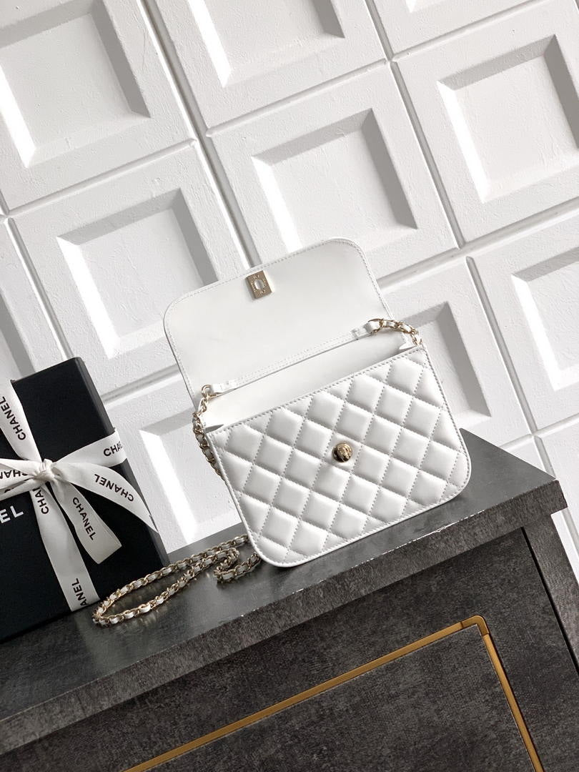 Chanel AP4976 Clutch With Chain White Lambskin Imitation Pearls & Gold-Tone Metal