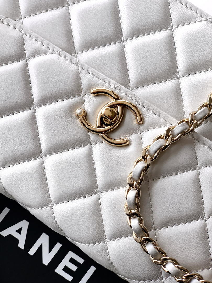 Chanel AP4976 Clutch With Chain White Lambskin Imitation Pearls & Gold-Tone Metal