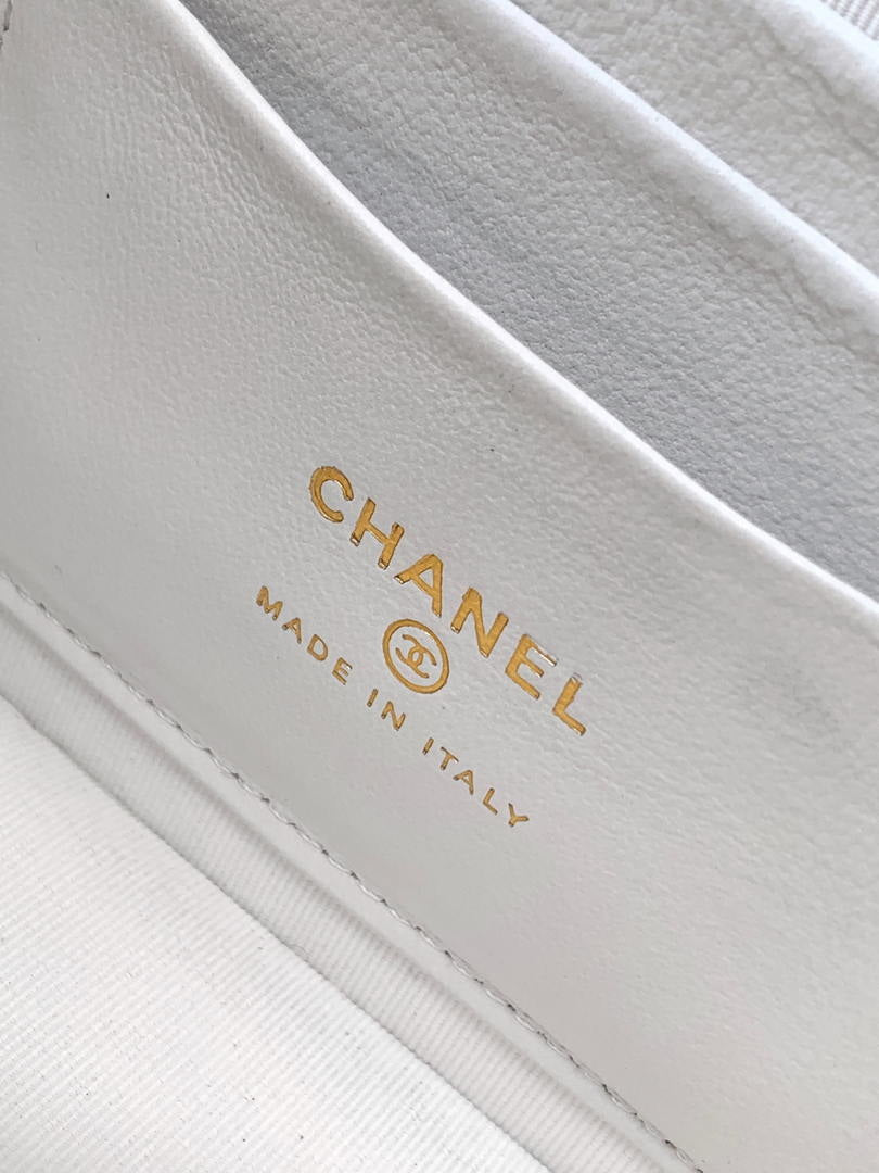 Chanel AP4976 Clutch With Chain White Lambskin Imitation Pearls & Gold-Tone Metal