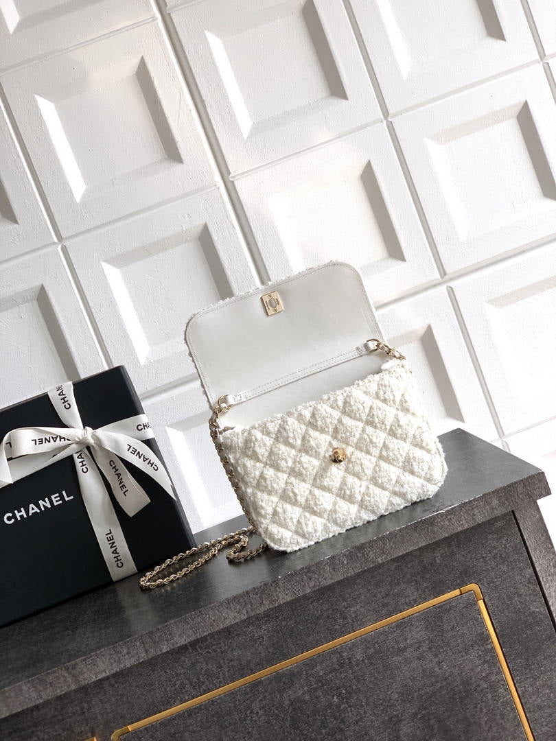Chanel AP4976 Clutch With Chain Tweed  Imitation Pearls & Gold-Tone Metal White