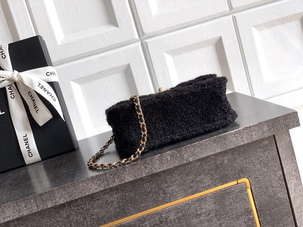 Chanel AP4976 Clutch With Chain Tweed  Imitation Pearls & Gold-Tone Metal  Black