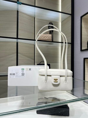 Chanel AP5067 26SS Long Vanity with Leather Strap Grained Shiny Calfskin & Gold-Tone Metal White - Default Title - View 1