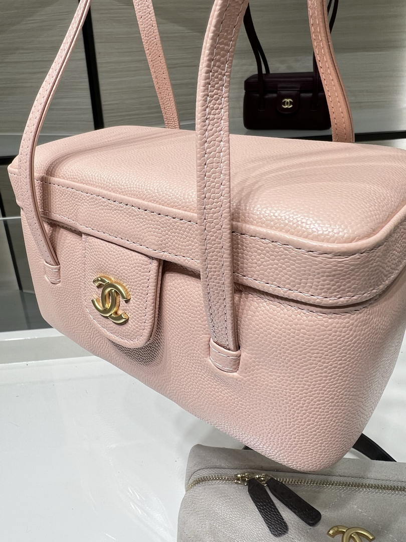Chanel  AP5067 26SS Long Vanity with Leather Strap Grained Shiny Calfskin & Gold-Tone Metal  Light Pink