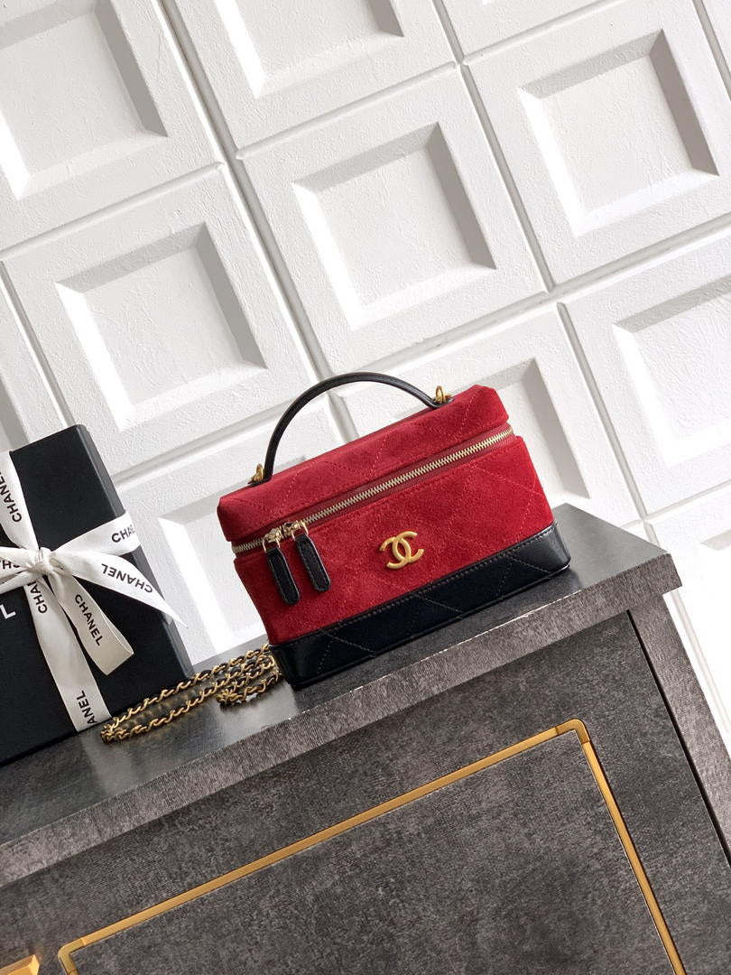 Chanel AP5186 26SS Vanity with Chain Suede Calfskin Shiny Lambskin & Gold-Tone Metal Red & Black