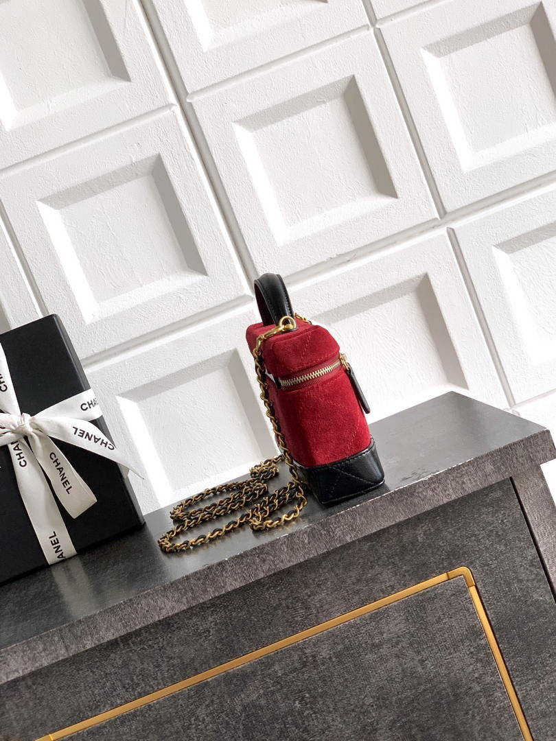 Chanel AP5186 26SS Vanity with Chain Suede Calfskin Shiny Lambskin & Gold-Tone Metal Red & Black