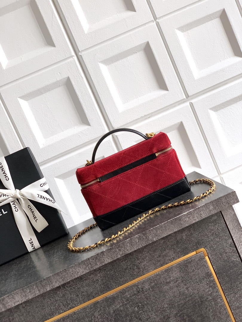 Chanel AP5186 26SS Vanity with Chain Suede Calfskin Shiny Lambskin & Gold-Tone Metal Red & Black