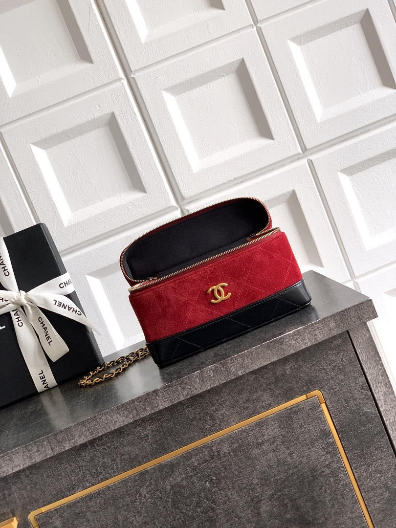 Chanel AP5186 26SS Vanity with Chain Suede Calfskin Shiny Lambskin & Gold-Tone Metal Red & Black