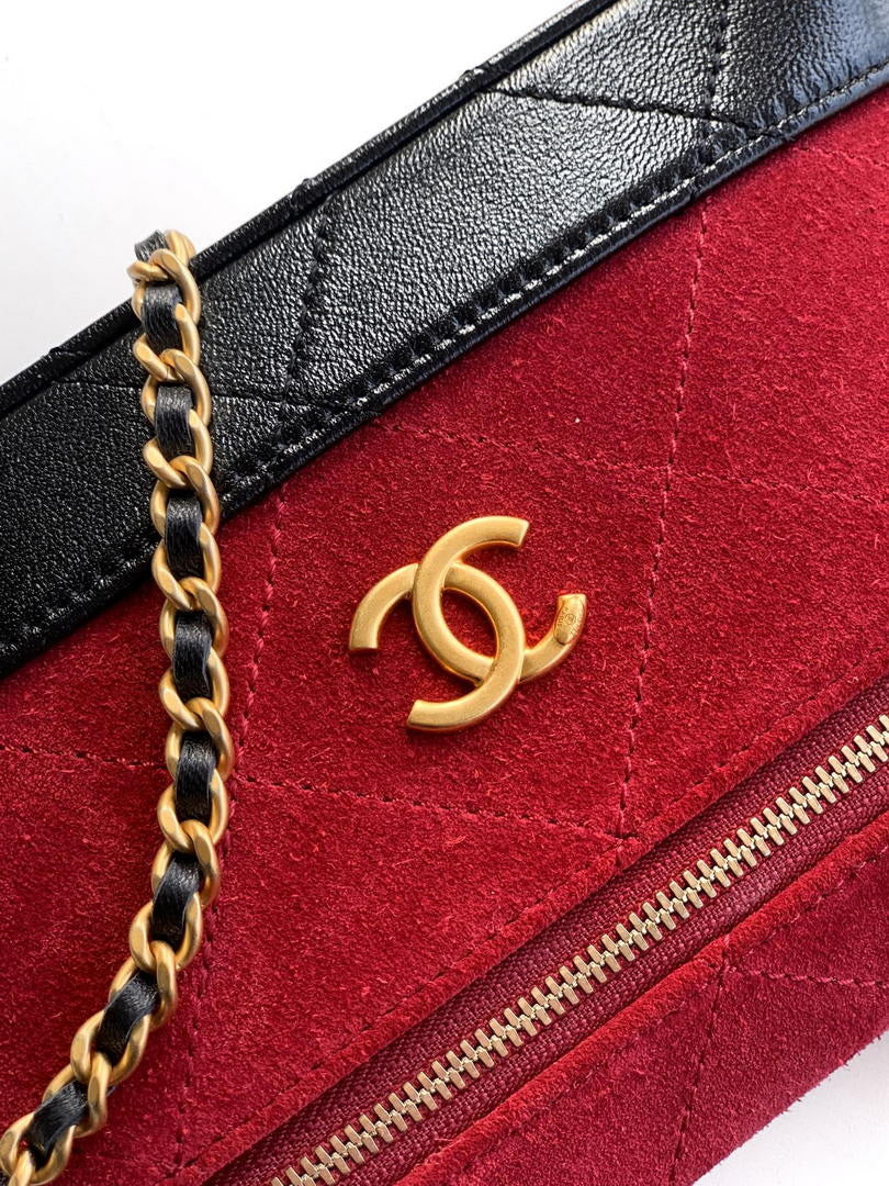 Chanel AP5186 26SS Vanity with Chain Suede Calfskin Shiny Lambskin & Gold-Tone Metal Red & Black