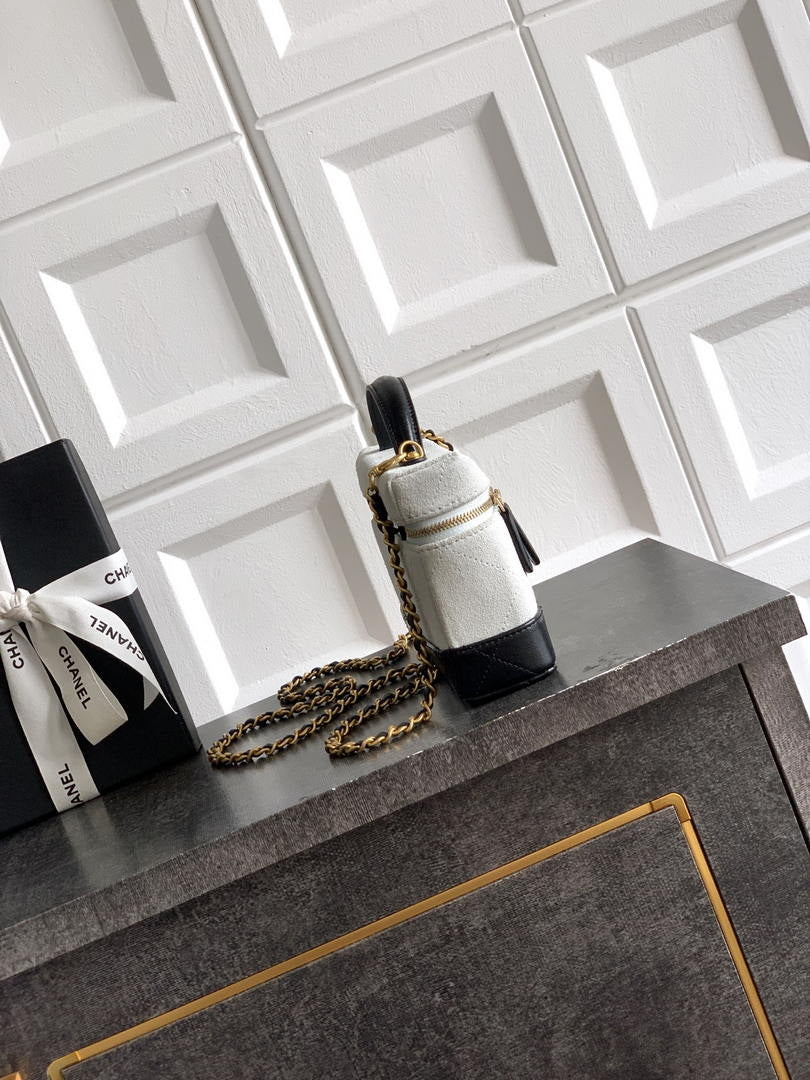 Chanel AP5186 26SS Vanity with Chain Suede Calfskin Shiny Lambskin & Gold-Tone Metal White & Black