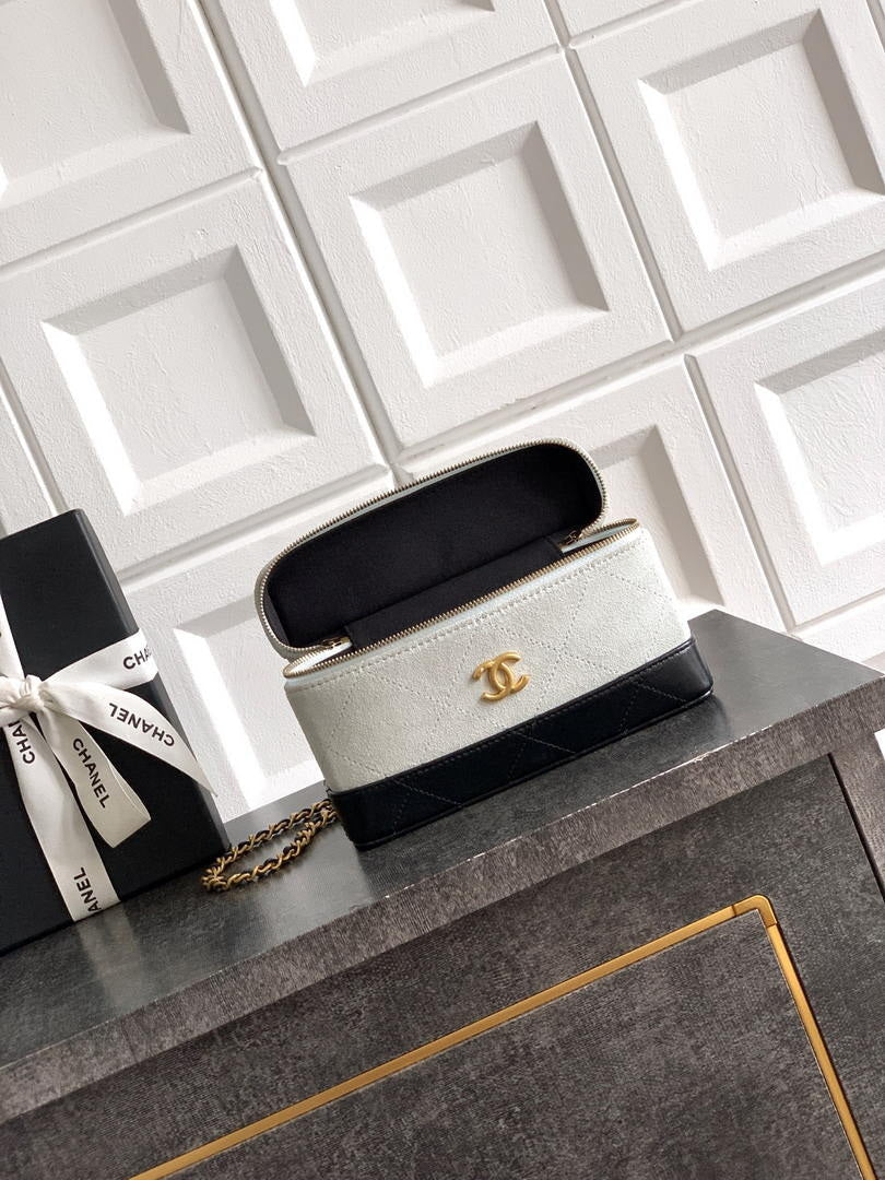 Chanel AP5186 26SS Vanity with Chain Suede Calfskin Shiny Lambskin & Gold-Tone Metal White & Black