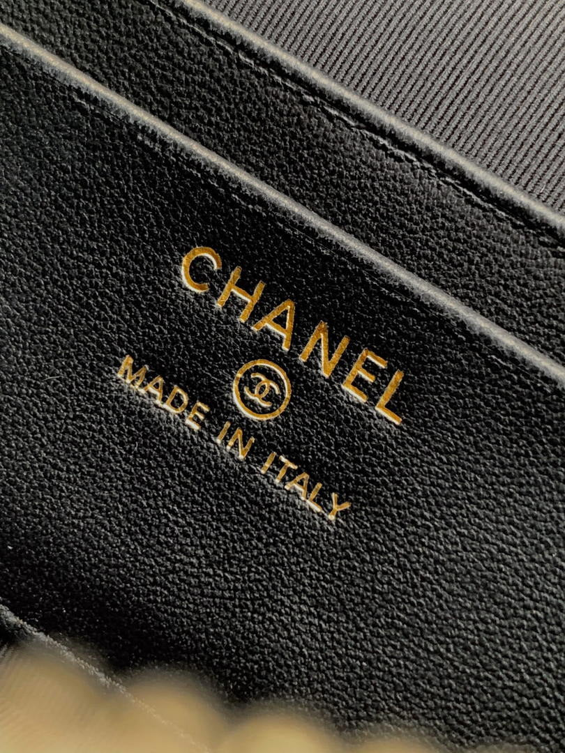 Chanel AP5186 26SS Vanity with Chain Suede Calfskin Shiny Lambskin & Gold-Tone Metal White & Black