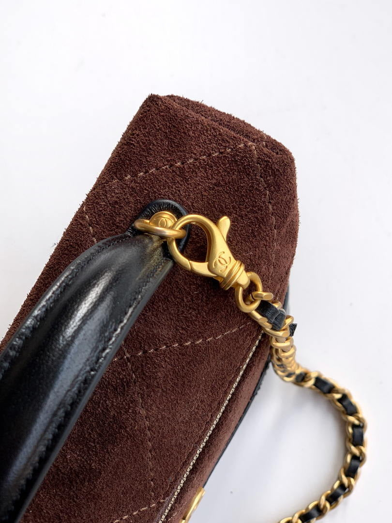 Chanel AP5186 26SS Vanity with Chain Suede Calfskin Shiny Lambskin & Gold-Tone Metal Dark Brown & Black
