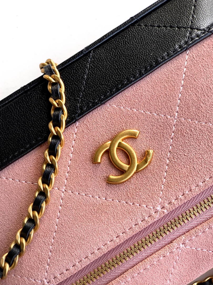 Chanel AP5186 26SS Vanity with Chain Suede Calfskin Shiny Lambskin & Gold-Tone Metal Pink & Black