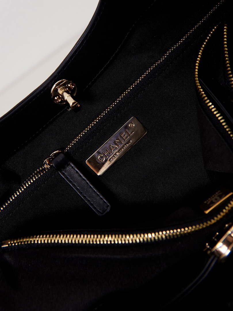 Chanel AS1010 31 Larage Shopping Bag Shiny Lambskin Black