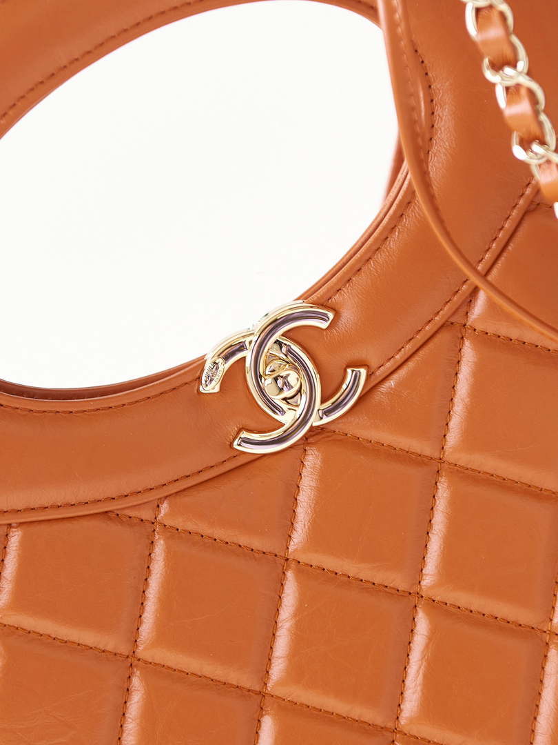 Chanel AS1010 31 Larage Shopping Bag Shiny Lambskin Light Orange - Default Title - View 2