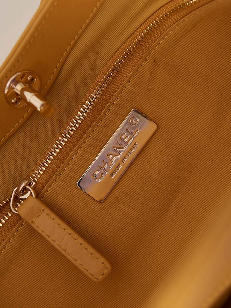 Chanel AS1010 31 Larage Shopping Bag Shiny Lambskin Yellow - Default Title - View 9