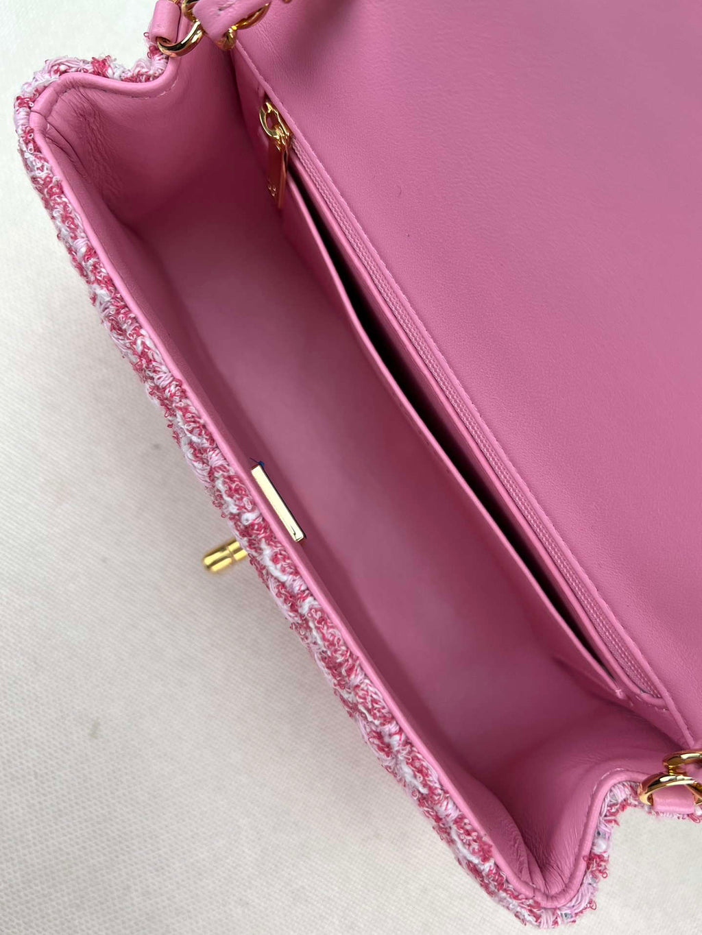 Chanel AS1116 Small Flap bag Woolen A69900 Pink