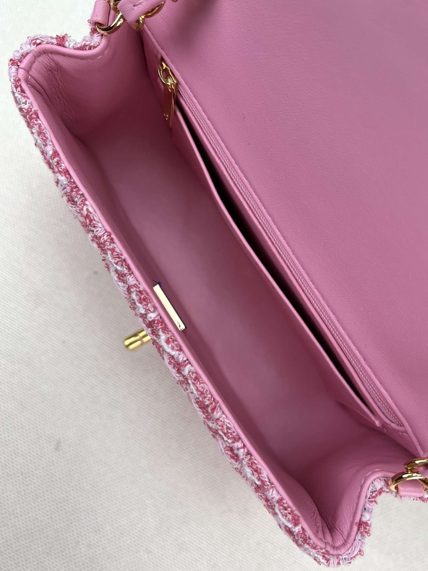 Chanel AS1116 Small Flap bag Woolen A69900 Pink