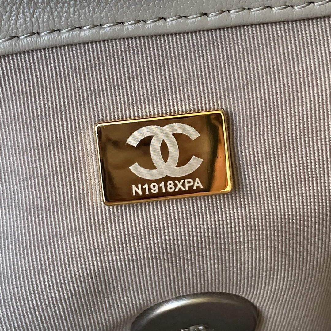 Chanel As1160 Chanel 19 Handbag Flap Lambskin B04852 94305 Grey Silver - Default Title - View 9