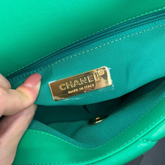 Chanel As1160 Chanel 19 Handbag Flap Lambskin Green - Default Title - View 8