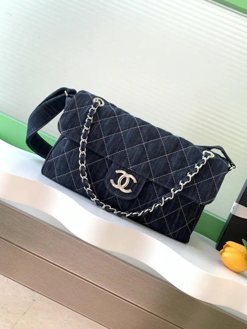 Chanel AS2136 Vintage Shopping Bag Airport Bag Navy Blue