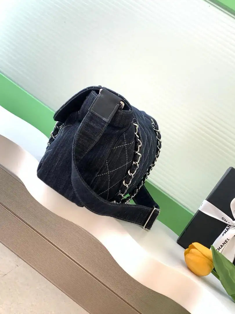 Chanel AS2136 Vintage Shopping Bag Airport Bag Navy Blue