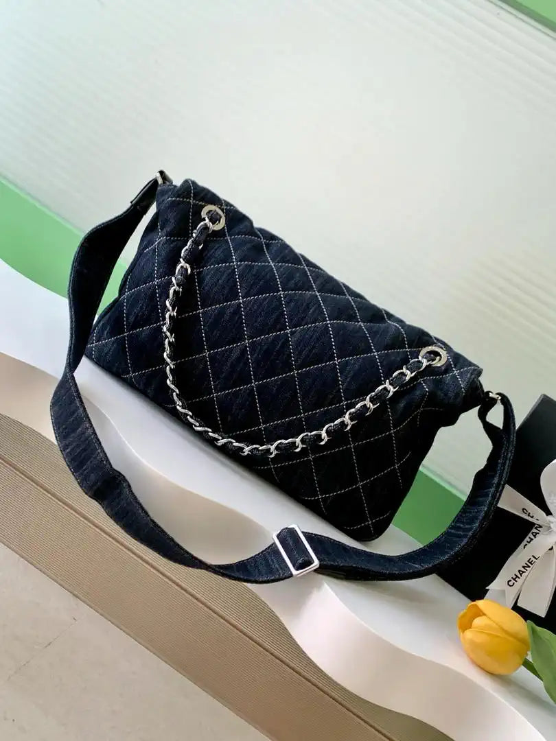 Chanel AS2136 Vintage Shopping Bag Airport Bag Navy Blue