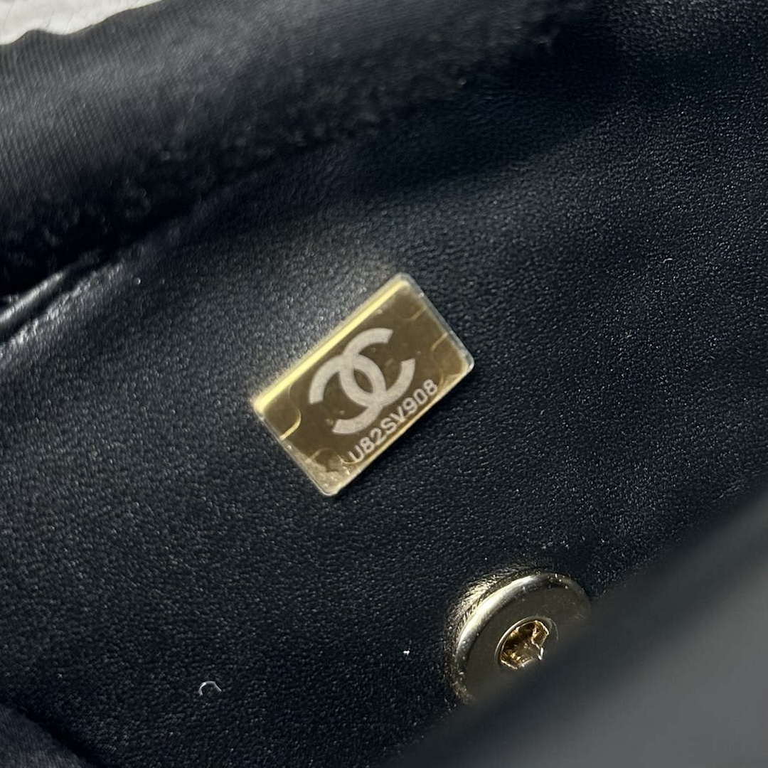 Chanel AS2431 Mini Classic Handbag With Top Handle Patent calfskin CC19020 - Default Title - View 9