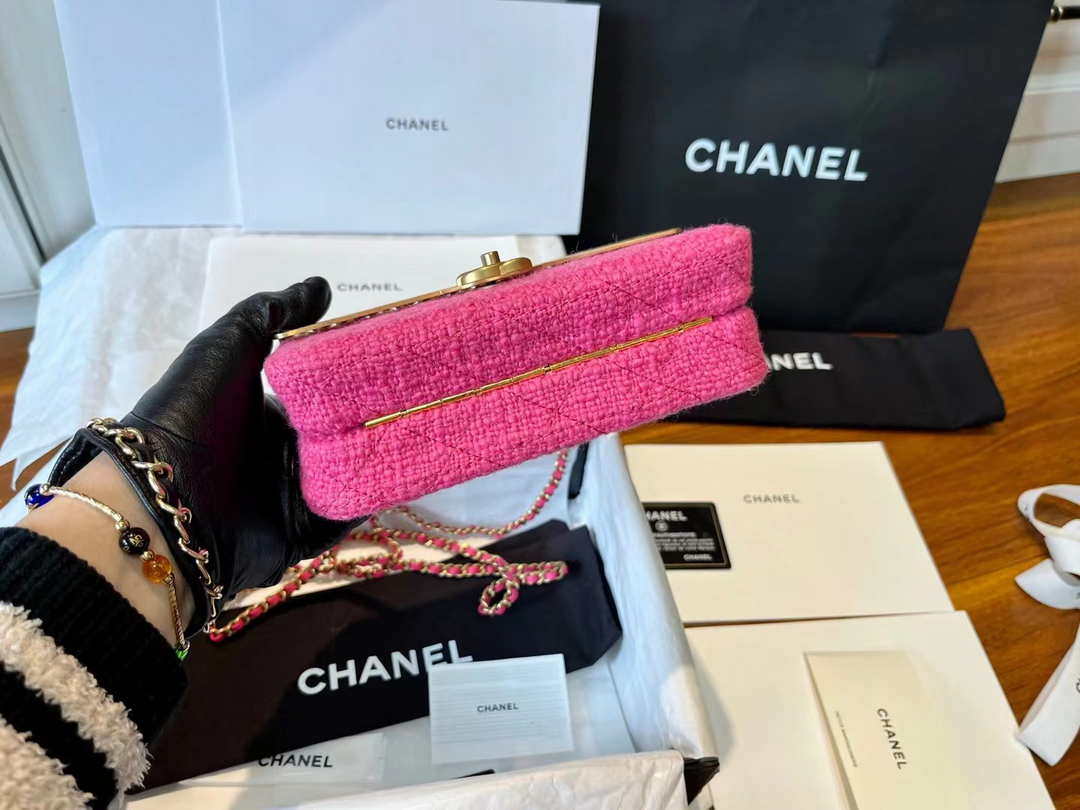 Chanel AS3526 Mini Evening Bag Wool Tweed & Gold-Tone Metal Rose Red - Default Title - View 4