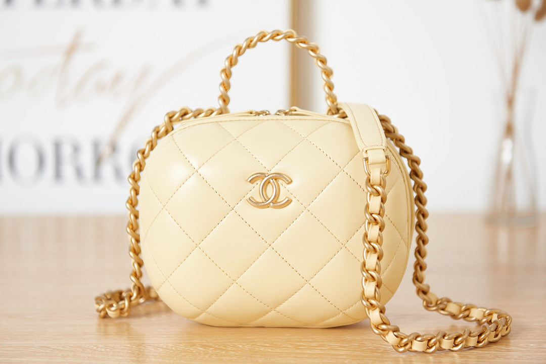 Chanel Small Vanity Case Lambskin gold-tone metal AS3066 Apricot
