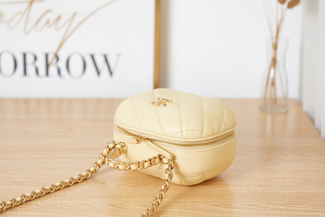 Chanel Small Vanity Case Lambskin gold-tone metal AS3066 Apricot