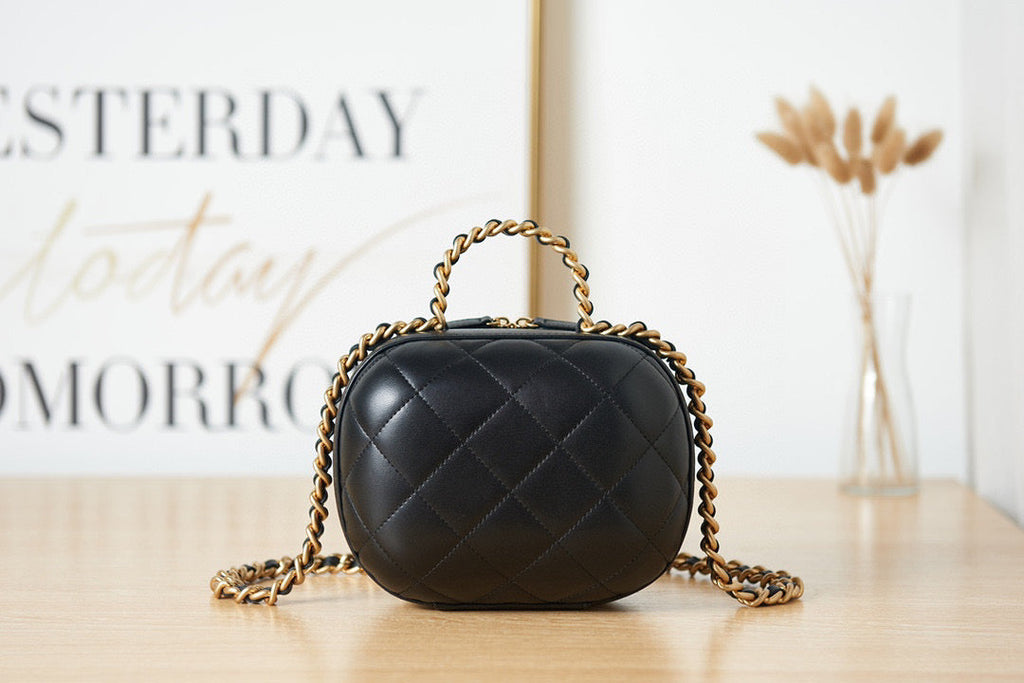 Chanel Small Vanity Case Lambskin gold-tone metal AS3066 Black