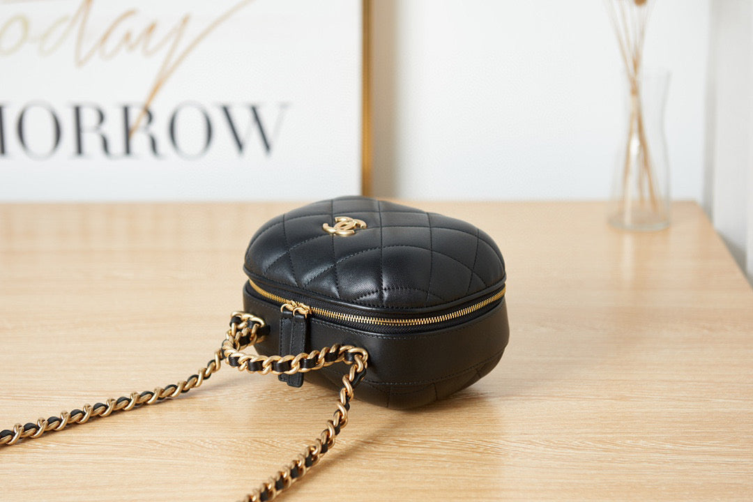 Chanel Small Vanity Case Lambskin gold-tone metal AS3066 Black