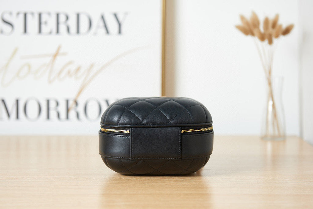 Chanel Small Vanity Case Lambskin gold-tone metal AS3066 Black