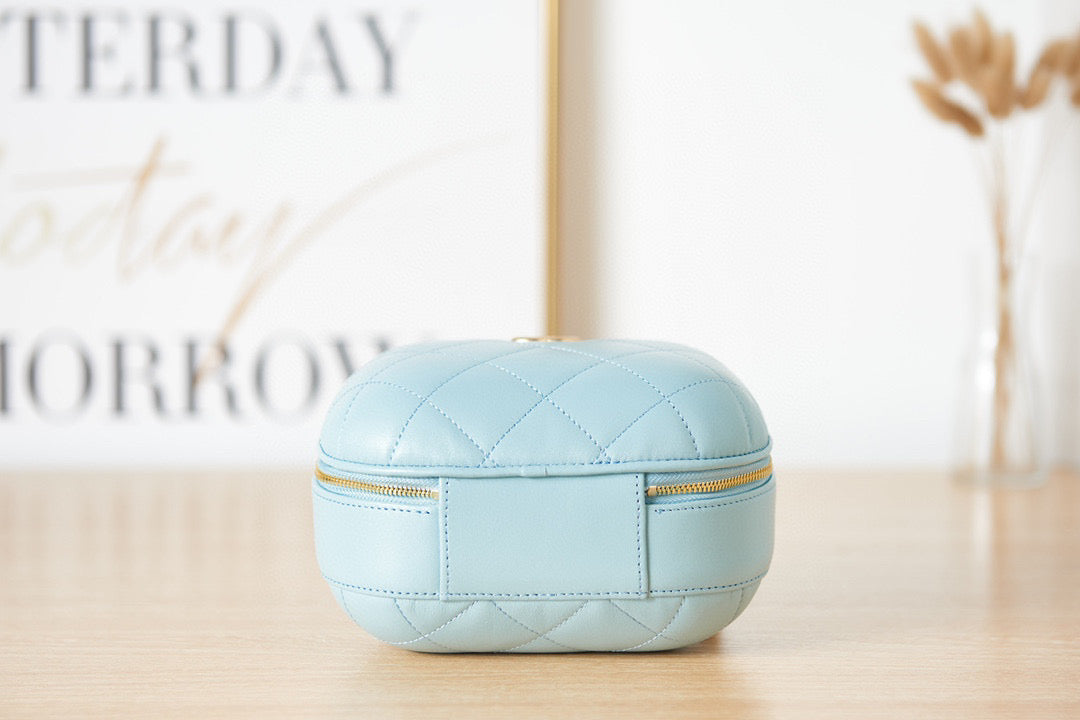 Chanel Small Vanity Case Lambskin gold-tone metal AS3066 Blue