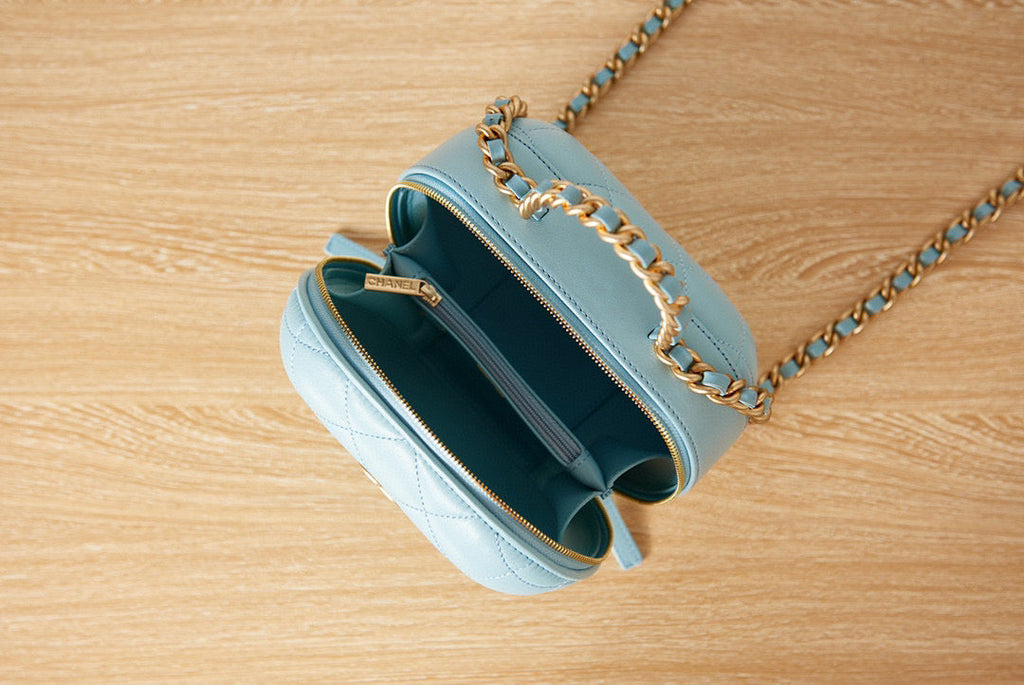 Chanel Small Vanity Case Lambskin gold-tone metal AS3066 Blue