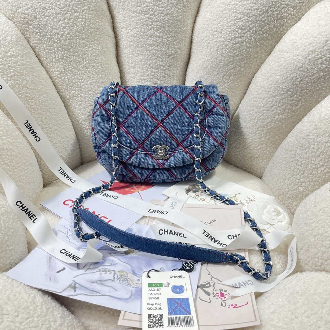 Chanel AS3188 22A Beach Denim saddle bag Denim blue - Default Title - View 1
