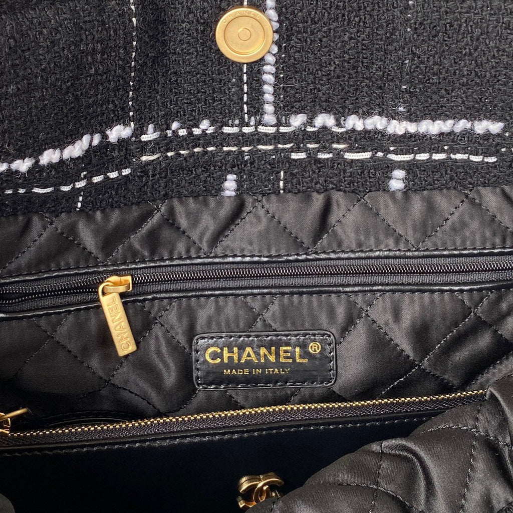 Chanel 22 Handbag Gold-Tone Metal AS3260 Black