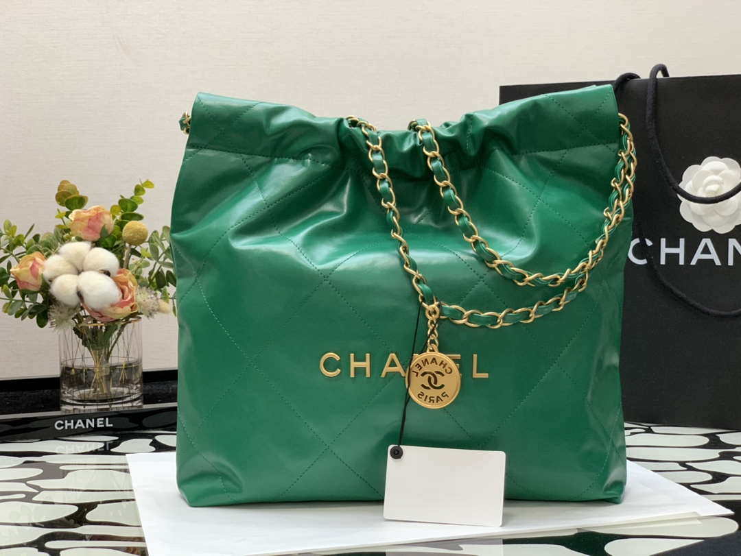 Chanel AS3260 22 Small Handbag Shiny Calfskin Green Gold Metal - Default Title - View 2