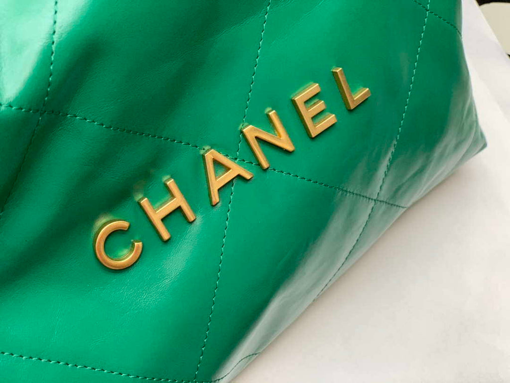 Chanel AS3260 22 Small Handbag Shiny Calfskin Green Gold Metal