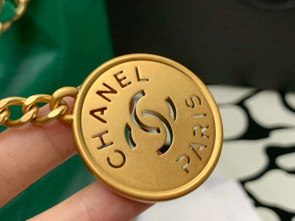 Chanel AS3260 22 Small Handbag Shiny Calfskin Green Gold Metal