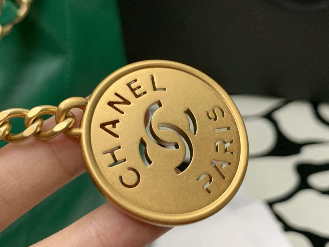 Chanel AS3260 22 Small Handbag Shiny Calfskin Green Gold Metal - Default Title - View 6