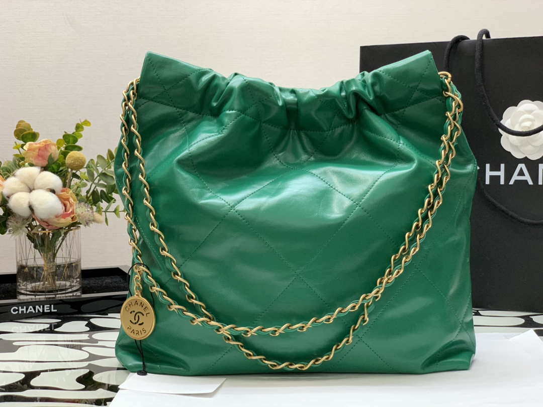 Chanel AS3260 22 Small Handbag Shiny Calfskin Green Gold Metal - Default Title - View 8