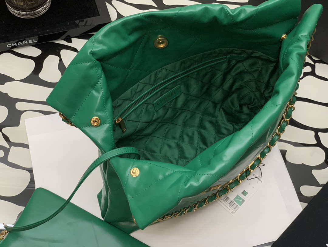Chanel AS3260 22 Small Handbag Shiny Calfskin Green Gold Metal - Default Title - View 9
