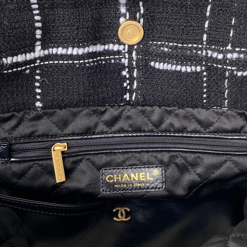 Chanel 22 Handbag Gold-Tone Metal AS3261 Black
