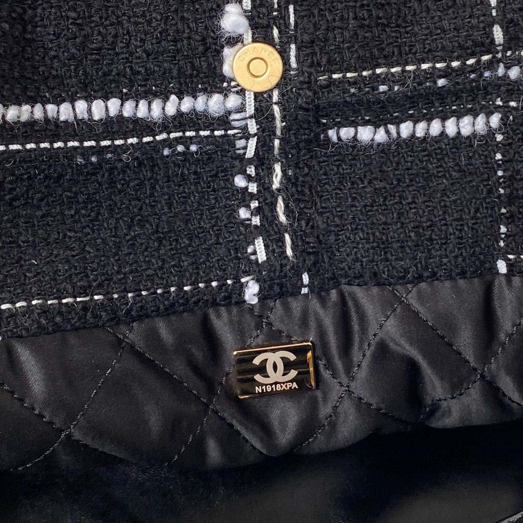 Chanel 22 Handbag Gold-Tone Metal AS3261 Black