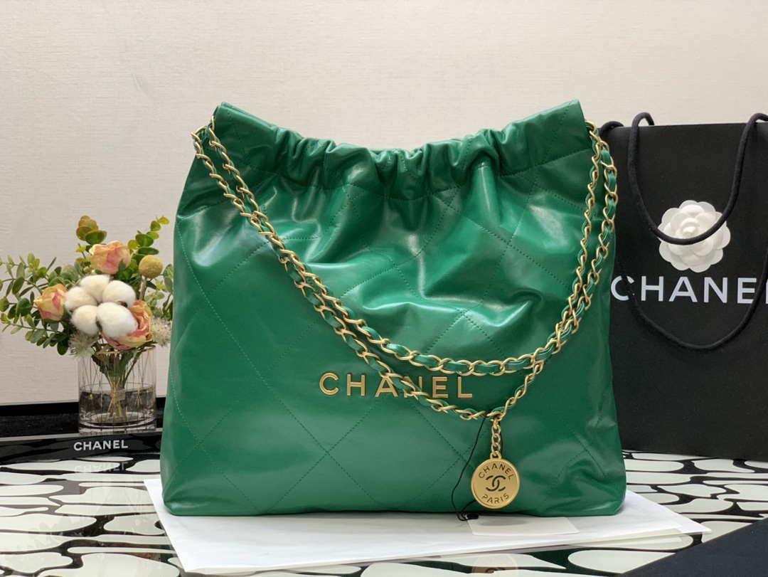 Chanel 22 Handbag Shiny Calfskin AS3261 Green Gold Metal
