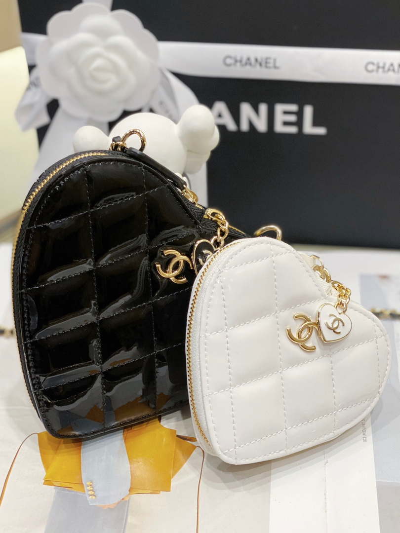 Chanel AS3295 Heart Clutch with Chain Lambskin Gold-Tone Metal Black and White - Default Title - View 3