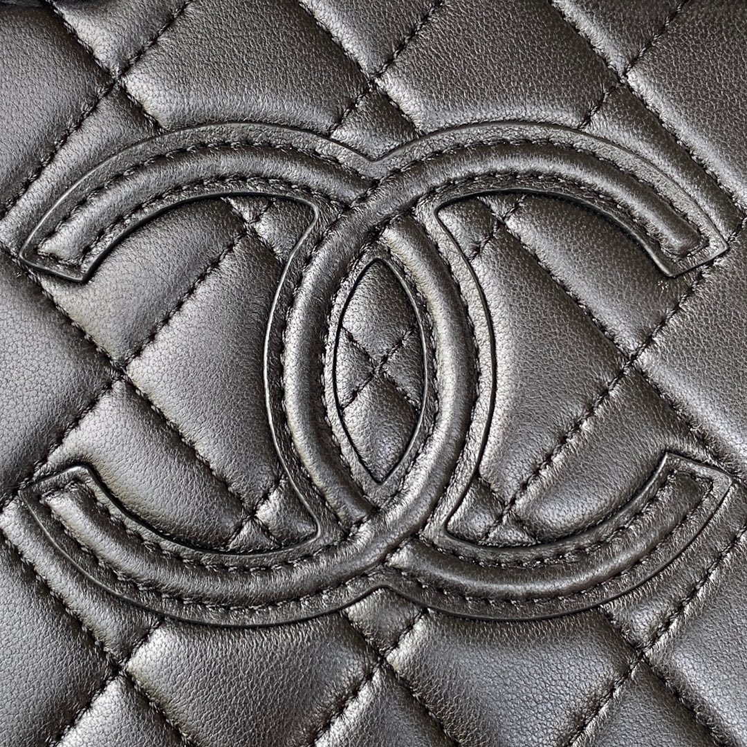 Chanel AS3345 Vanity Case Calfskin & Gold-Tone Metal Black - Default Title - View 3